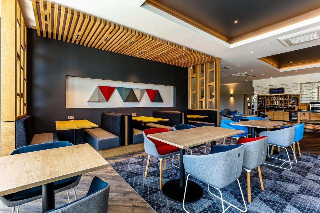 Holiday Inn Express - Bicester By Ihg מראה חיצוני תמונה