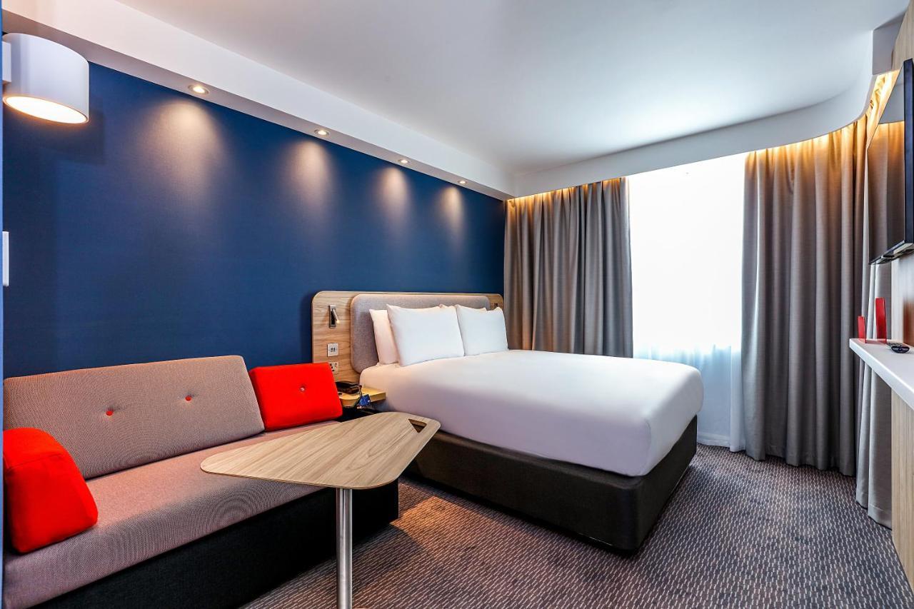 Holiday Inn Express - Bicester By Ihg מראה חיצוני תמונה