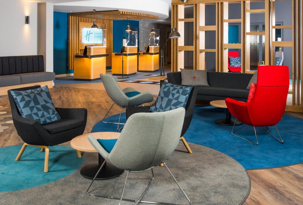 Holiday Inn Express - Bicester By Ihg מראה חיצוני תמונה