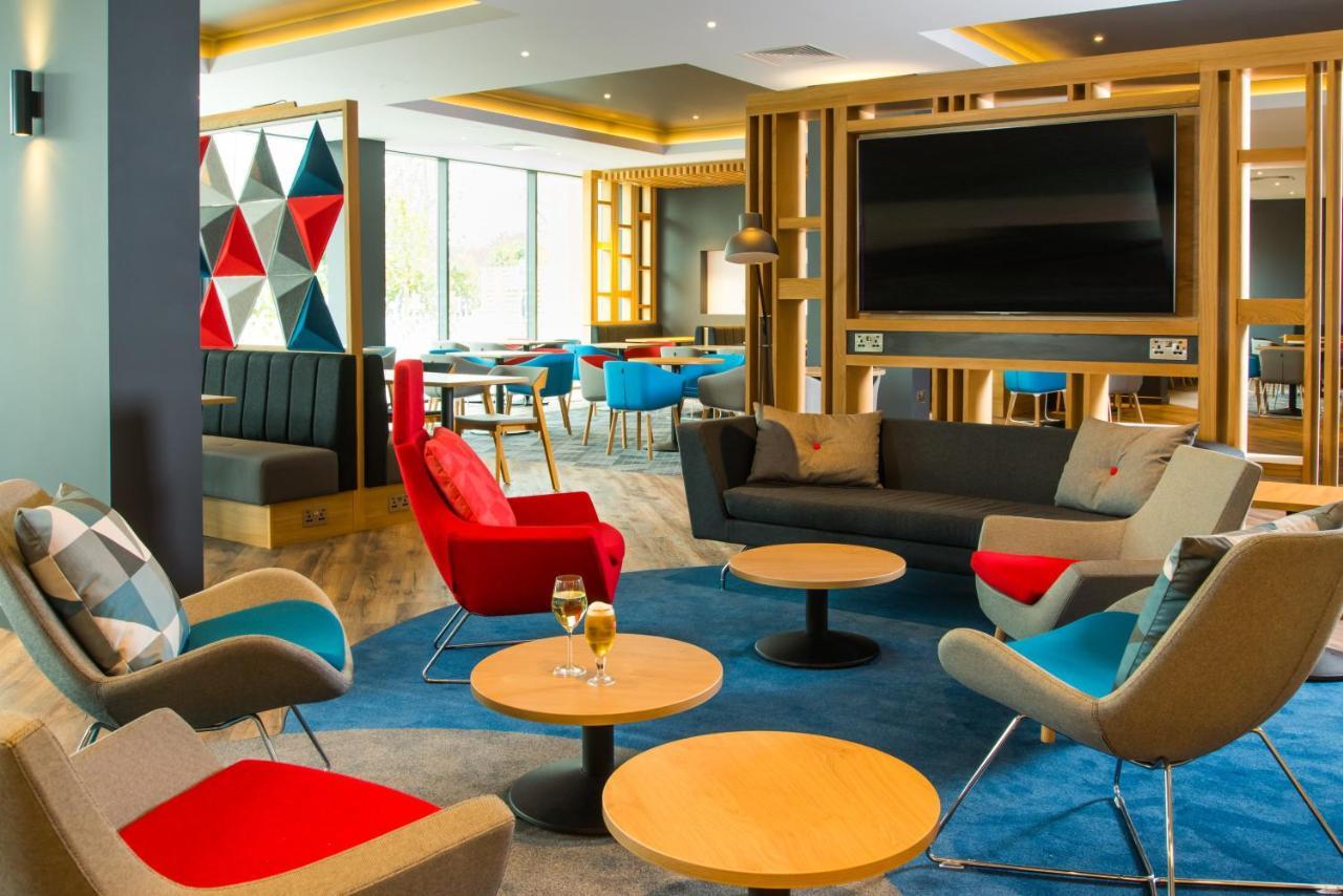 Holiday Inn Express - Bicester By Ihg מראה חיצוני תמונה
