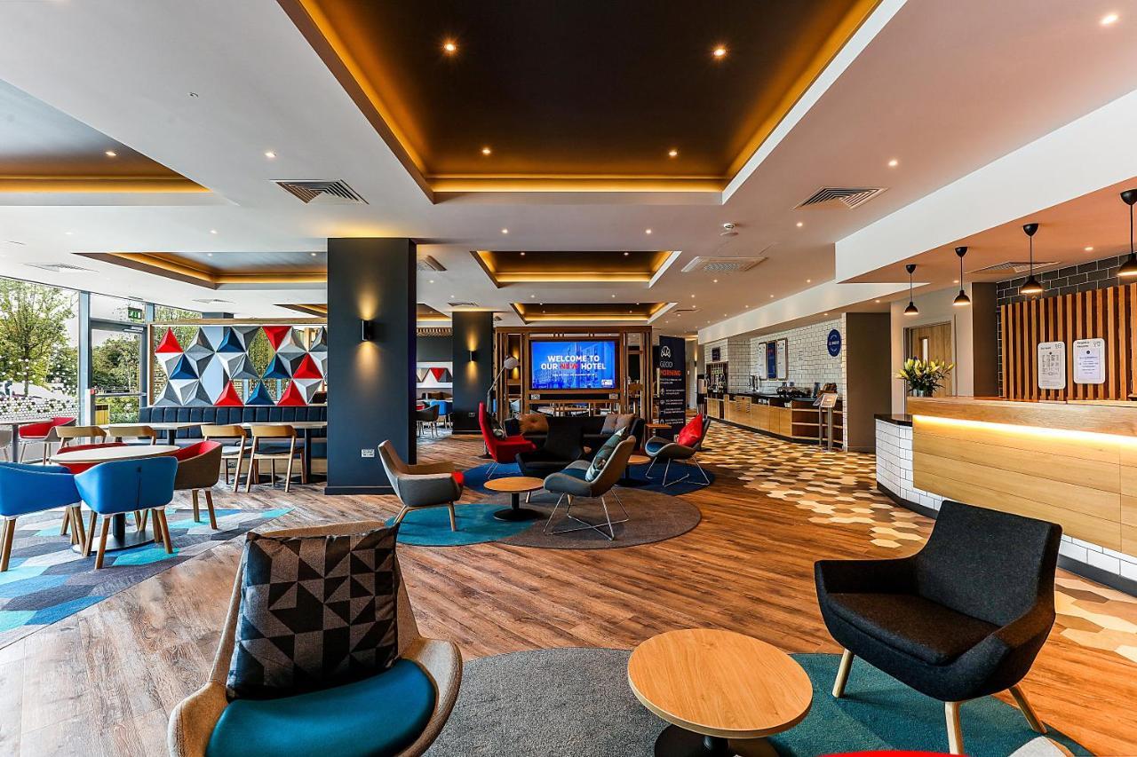 Holiday Inn Express - Bicester By Ihg מראה חיצוני תמונה