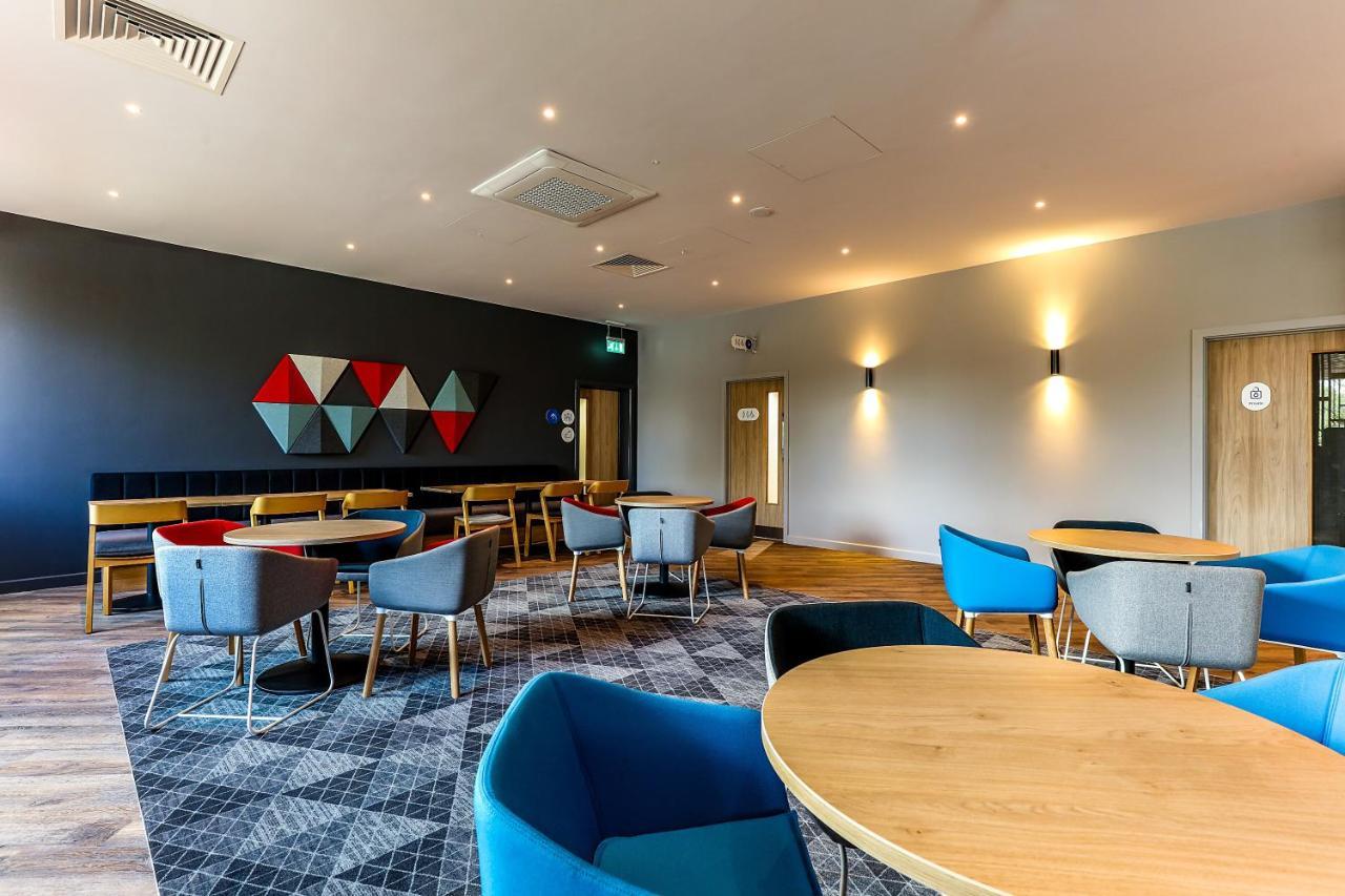 Holiday Inn Express - Bicester By Ihg מראה חיצוני תמונה
