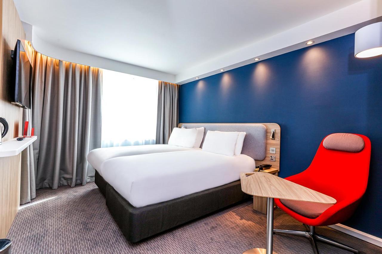 Holiday Inn Express - Bicester By Ihg מראה חיצוני תמונה