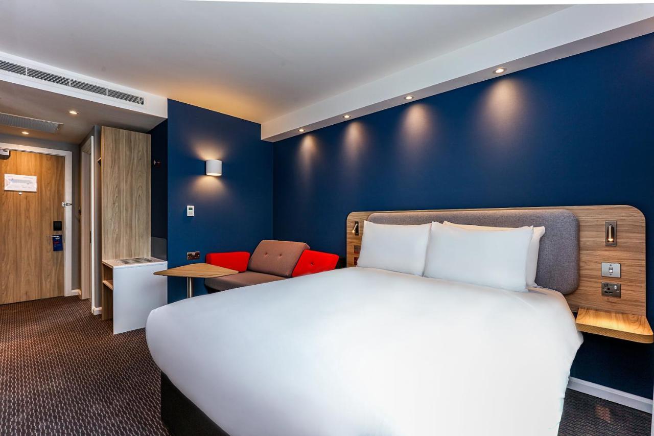 Holiday Inn Express - Bicester By Ihg מראה חיצוני תמונה