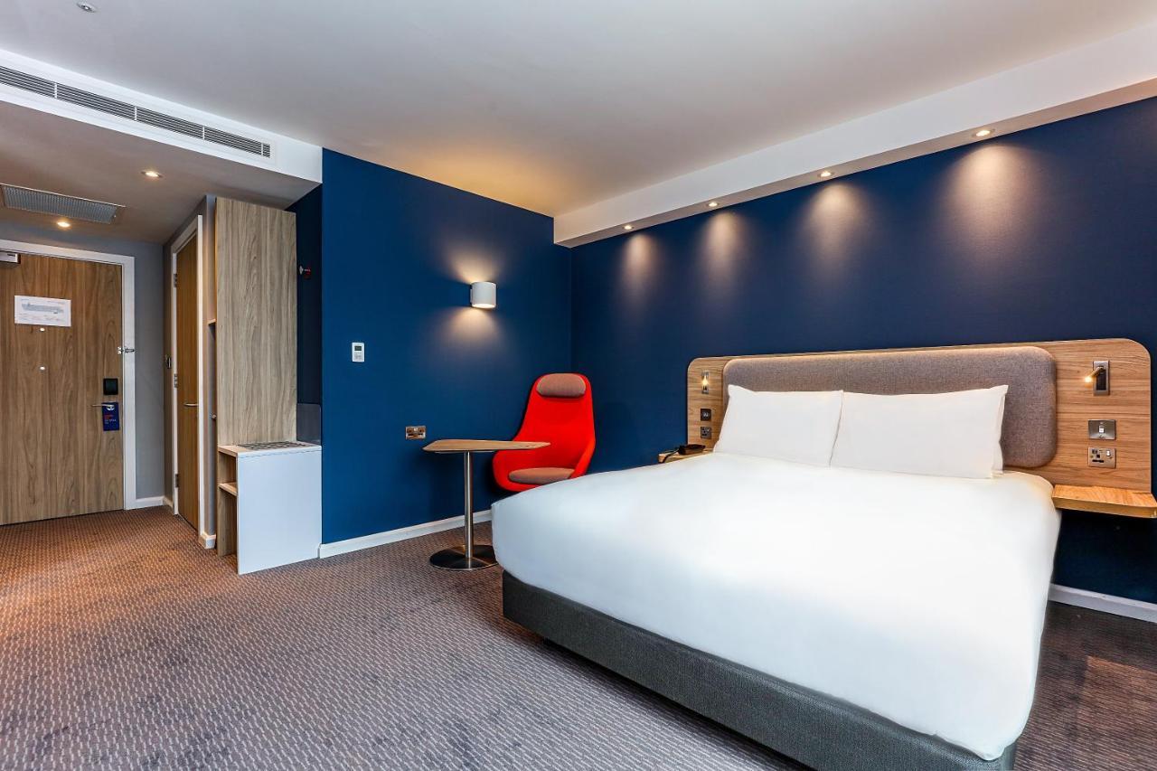 Holiday Inn Express - Bicester By Ihg מראה חיצוני תמונה