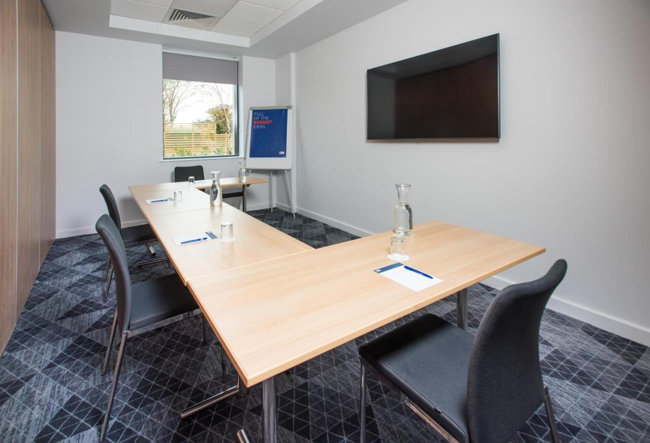 Holiday Inn Express - Bicester By Ihg מראה חיצוני תמונה