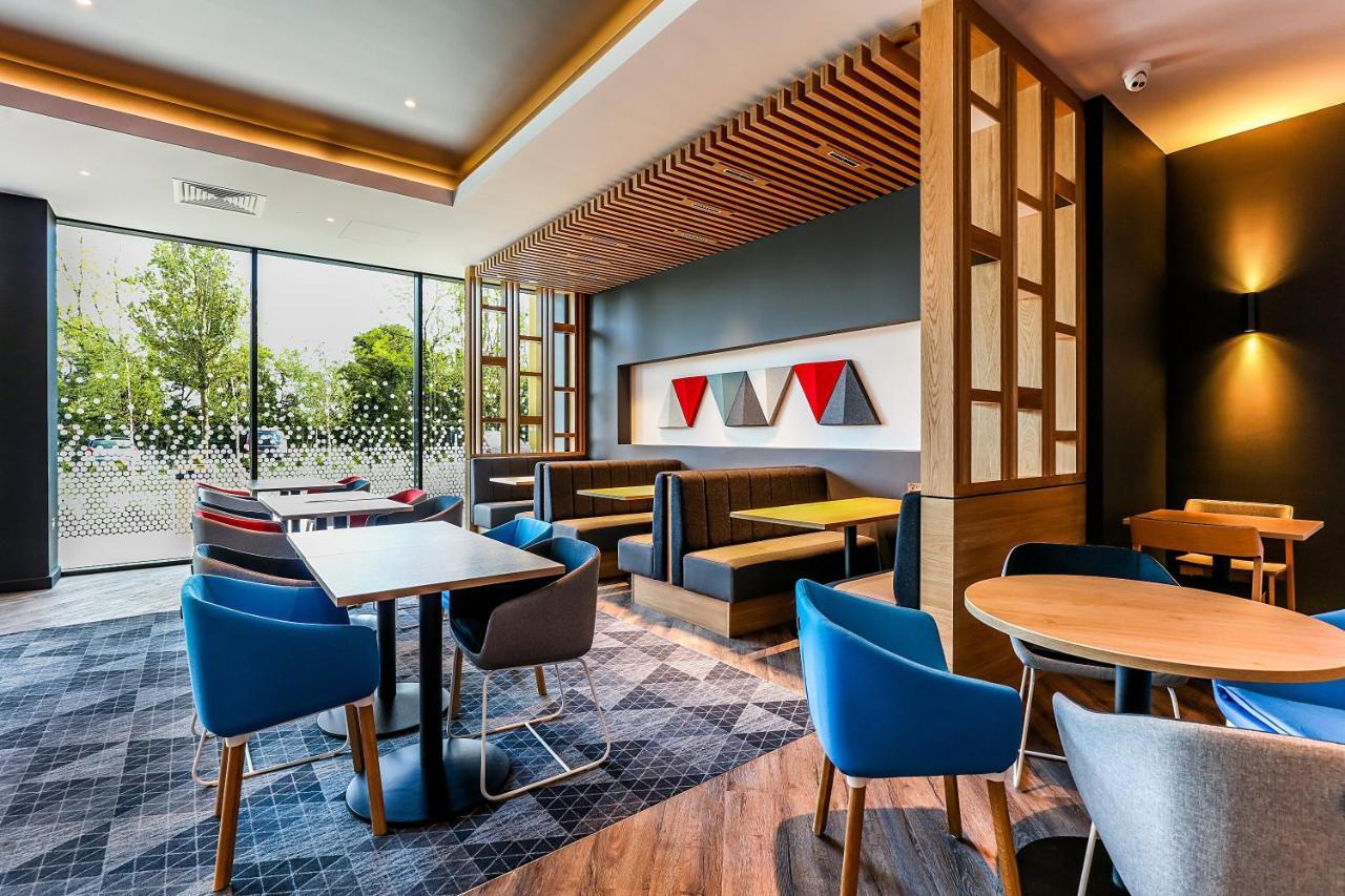 Holiday Inn Express - Bicester By Ihg מראה חיצוני תמונה