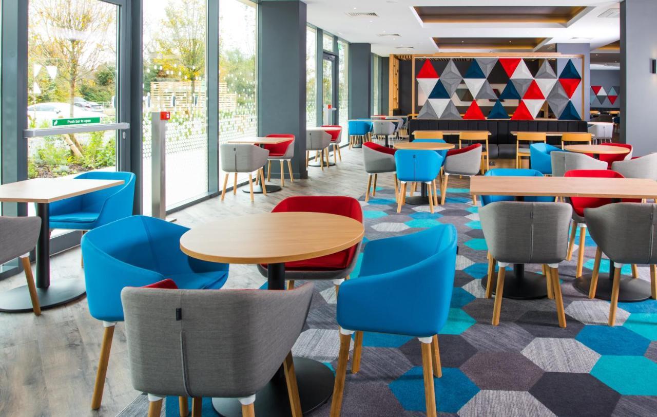Holiday Inn Express - Bicester By Ihg מראה חיצוני תמונה
