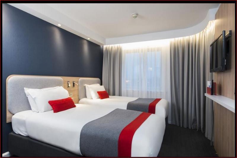 Holiday Inn Express - Bicester By Ihg מראה חיצוני תמונה
